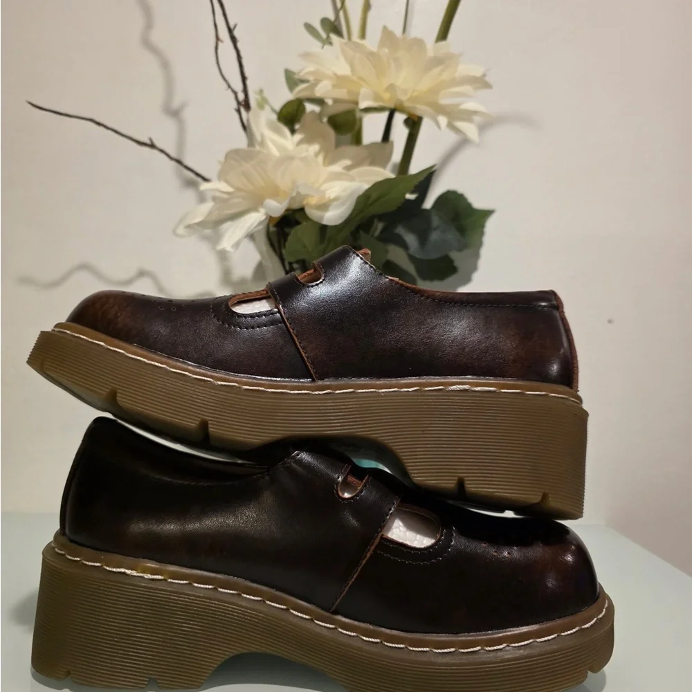SIZE 8 MARY JANES brown leather with buckle and platform